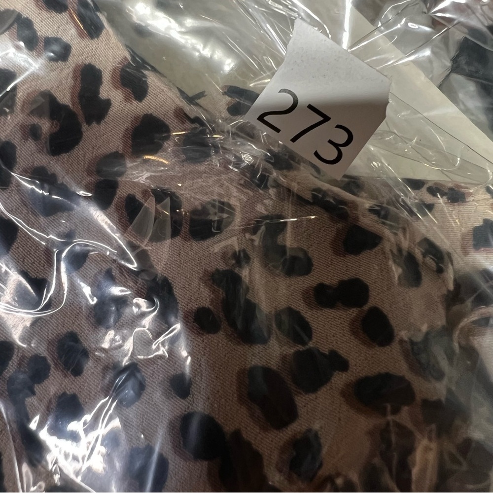 H&M Beige and Black‎ Patterned Short Sleeve Top - Picture 9 of 9